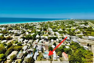 327 Hibiscus Dr, Panama City Beach, FL 32413 - Photo 1