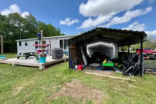 7031 Hamilton Rd, Grand Ridge, FL 32442 - Photo 32