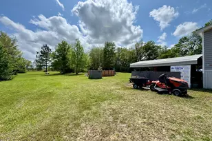 7031 Hamilton Rd, Grand Ridge, FL 32442 - Photo 22