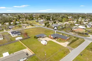 905 E 12th St, Lynn Haven, FL 32444 - Photo 2