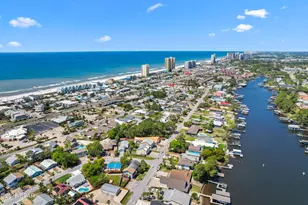 8231 S Lagoon Dr, Panama City, FL 32408 - Photo 38