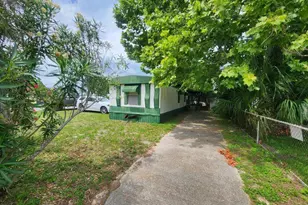 304 Toledo Pl, Panama City Beach, FL 32413 - Photo 6