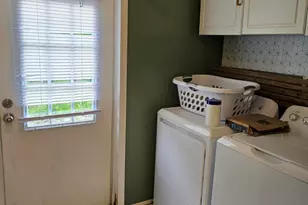 21102 NW Lakeview Dr, Altha, FL 32421 - Photo 12