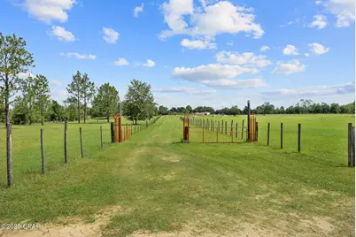 10201 Western Road, Fountain, FL 32438 - Photo 22