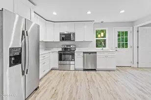 1001 White Ave, Graceville, FL 32440 - Photo 1