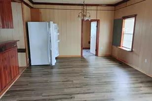 25414 Evans St, Altha, FL 32421 - Photo 8