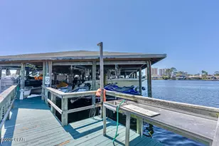 7813 N Lagoon Dr, Panama City Beach, FL 32408 - Photo 44