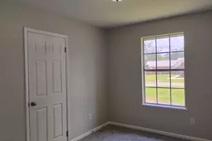 576 Martin Luther King Dr, Chipley, FL 32428 - Photo 6