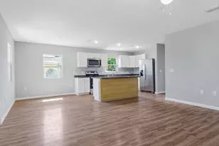 2806 E 3rd St, Panama City, FL 32401 - Photo 4