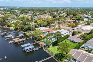 8597 N Lagoon Dr, Panama City Beach, FL 32408 - Photo 6