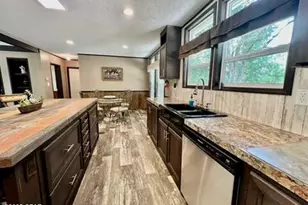 2852 Feral Ln, Caryville, FL 32427 - Photo 6