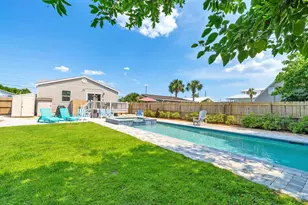 125 Malaga Pl, Panama City Beach, FL 32413 - Photo 32