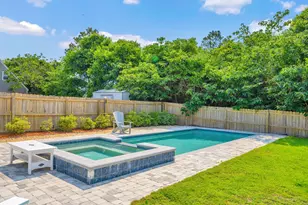 125 Malaga Pl, Panama City Beach, FL 32413 - Photo 1