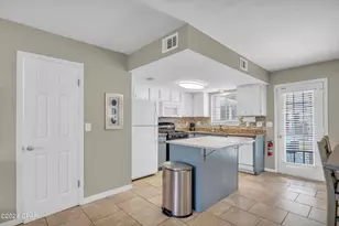 137 W Leslie Ln, Panama City Beach, FL 32407 - Photo 4