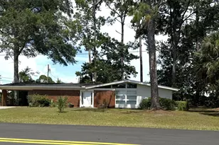 2203 Monument Ave, Port Saint Joe, FL 32456 - Photo 2