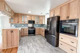 178 S Canal Dr, Port Saint Joe, FL 32456 - Photo 8