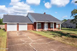 1119 N College Blvd, Lynn Haven, FL 32444 - Photo 1