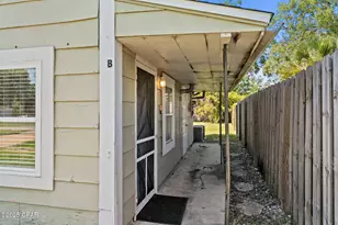 525 Eighth St, Port Saint Joe, FL 32456 - Photo 2