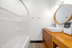 5101 Lake Bluff Cir, Marianna, FL 32446 - Photo 20