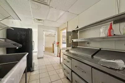 13712 Highway 77, Southport, FL 32409 - Photo 6