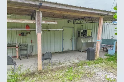 13712 Highway 77, Southport, FL 32409 - Photo 16