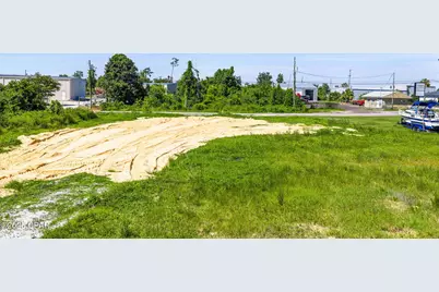 697 W 13th Street, Panama City, FL 32401 - Photo 2