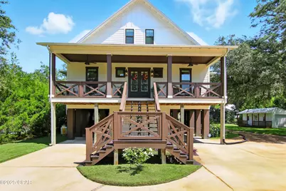 400 Pitts Bayshore Drive, Freeport, FL 32439 - Photo 1