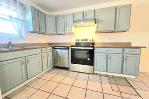 636 W Caladium Cir, Panama City Beach, FL 32413 - Photo 2