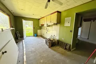 5491 Brown St, Graceville, FL 32440 - Photo 12