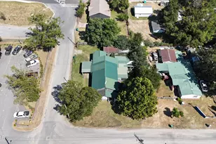 5298 Alabama St, Graceville, FL 32440 - Photo 4