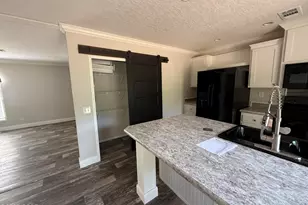 1818 Kaham Ln, Grand Ridge, FL 32442 - Photo 8