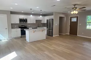 2933 Wildwood Cir, Marianna, FL 32448 - Photo 16