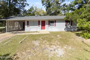 540 4th St, Chipley, FL 32428 - Photo 16