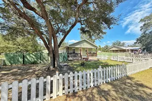 6589 Grand Oak Loop, Grand Ridge, FL 32442 - Photo 2