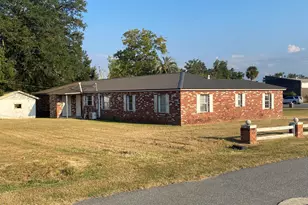 6920 Florida St, Grand Ridge, FL 32442 - Photo 4