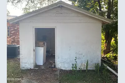 6920 Florida Street, Grand Ridge, FL 32442 - Photo 10