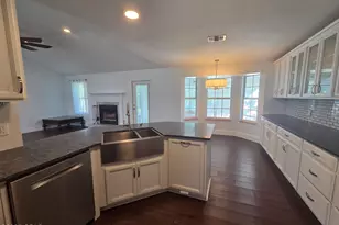 1303 Sutherland Ct, Lynn Haven, FL 32444 - Photo 4