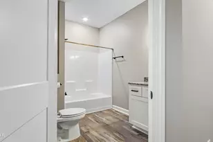 1303 E 8th St, Lynn Haven, FL 32444 - Photo 26