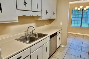 1105 W 19th St, Lynn Haven, FL 32444 - Photo 8