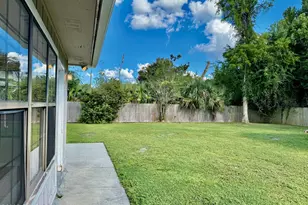 1105 W 19th St, Lynn Haven, FL 32444 - Photo 18