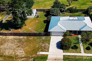 2056 Sunny Hills Blvd, Chipley, FL 32428 - Photo 2