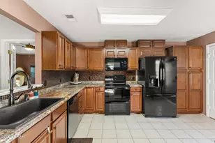 229 Hannover Cir, Panama City, FL 32404 - Photo 8