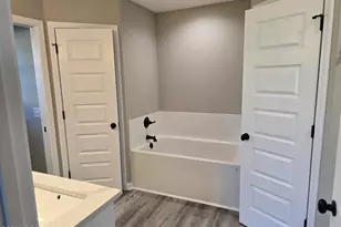 863 E 12th St, Lynn Haven, FL 32444 - Photo 8