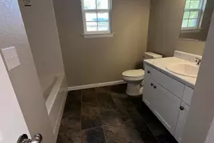 6630 Grande Oak Loop, Grand Ridge, FL 32442 - Photo 10