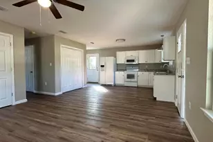 6630 Grande Oak Loop, Grand Ridge, FL 32442 - Photo 2