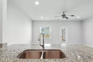 7479 Shadow Lake Dr, Panama City Beach, FL 32407 - Photo 8