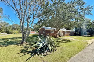 5332 Ceiley St, Graceville, FL 32440 - Photo 8