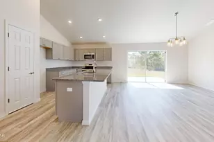 4210 Auburndale Dr, Chipley, FL 32428 - Photo 16