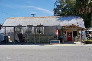 19 Jefferson St, Chattahoochee, FL 32324 - Photo 1