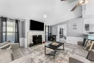 688 Malaga Pl, Panama City Beach, FL 32413 - Photo 6